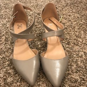 Straps gray heels size 10
